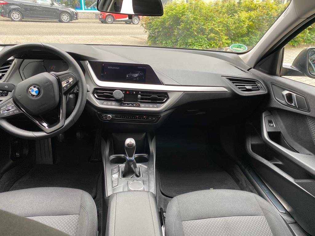 Armaturenbrettreinigung 2