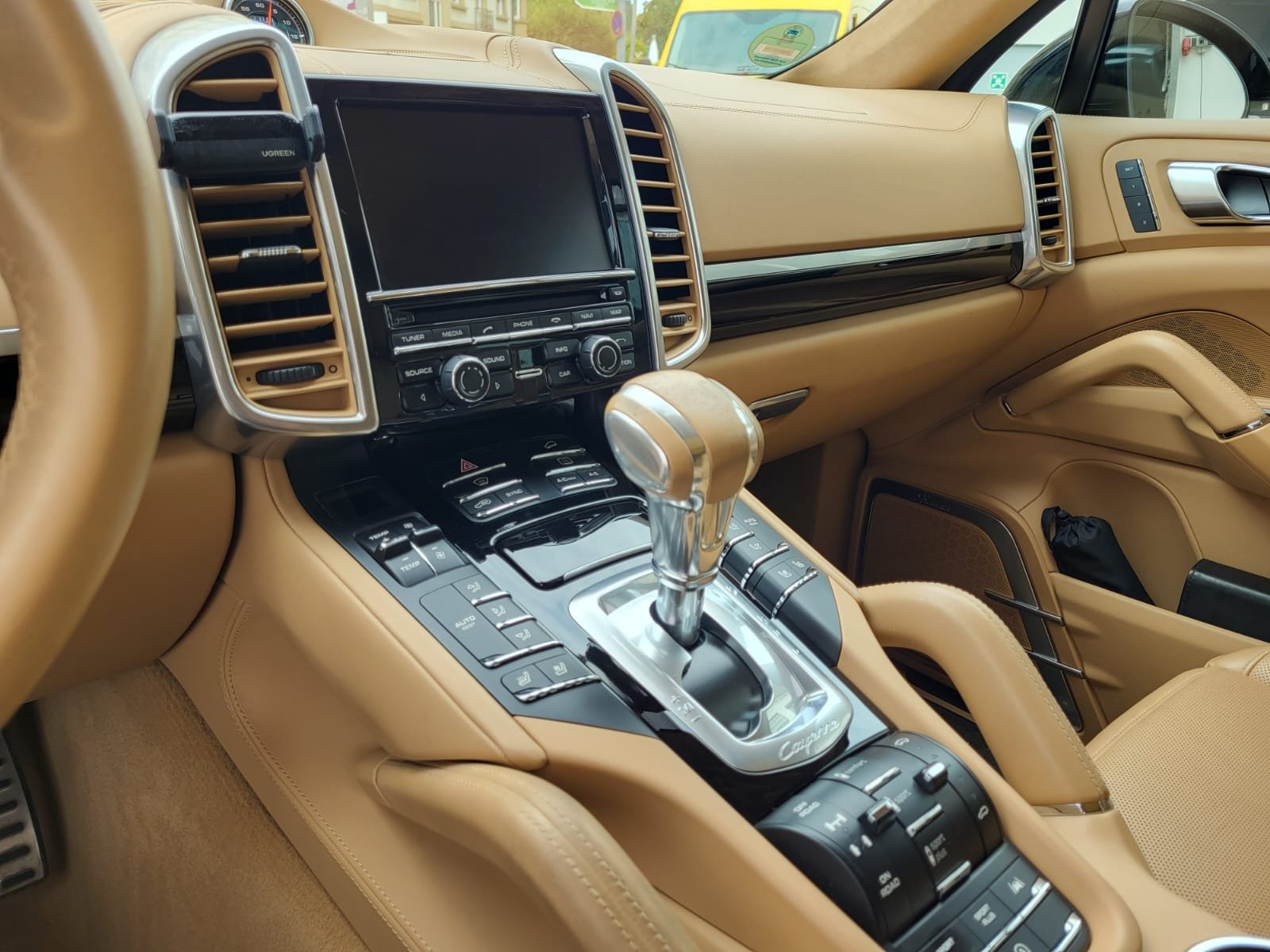 Aussaugen des Fußraumes 1