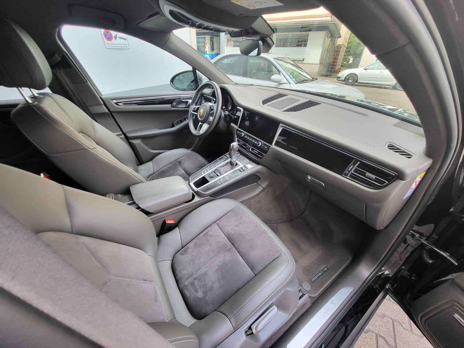 Armaturenbrettreinigung 2